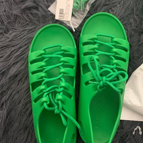 Bottega Veneta green jelly sandals - Picture 8 of 10